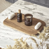 Charola Kanya de madera con asas de mármol como decoración