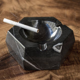 Cenicero hexagonal de mármol negro para cigarros